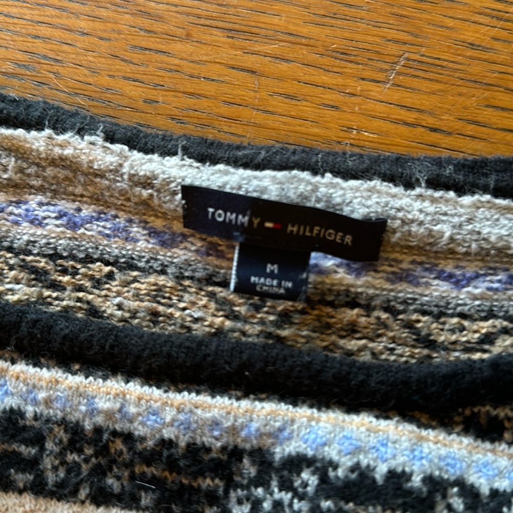 Tommy Hilfiger women's sweater, size Medium